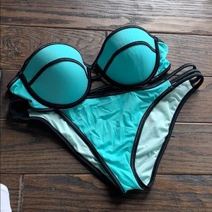 Victoria’s Secret bikini set